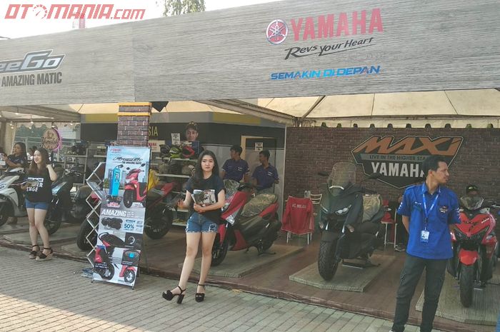 Gerai Yamaha di Otobursa Tumplek Blek 2019 ada diskon menarik buat fanatikan berat Valentino Rossi