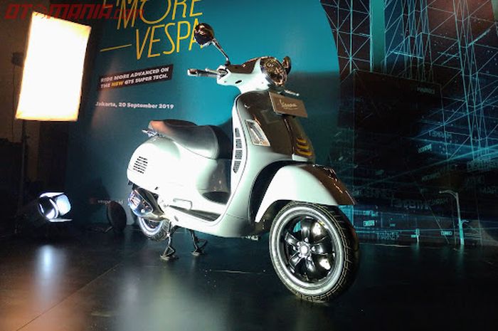 Vespa GTS Super Tech 300