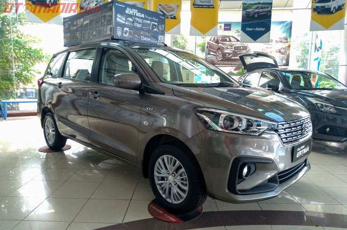 Penampakan All New Suzuki Ertiga di dealer Suzuki Restu Mahkota Karya, Kebon Jeruk, Jakarta Barat.