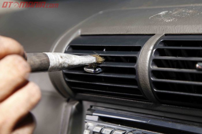 Penyebab ac mobil bau