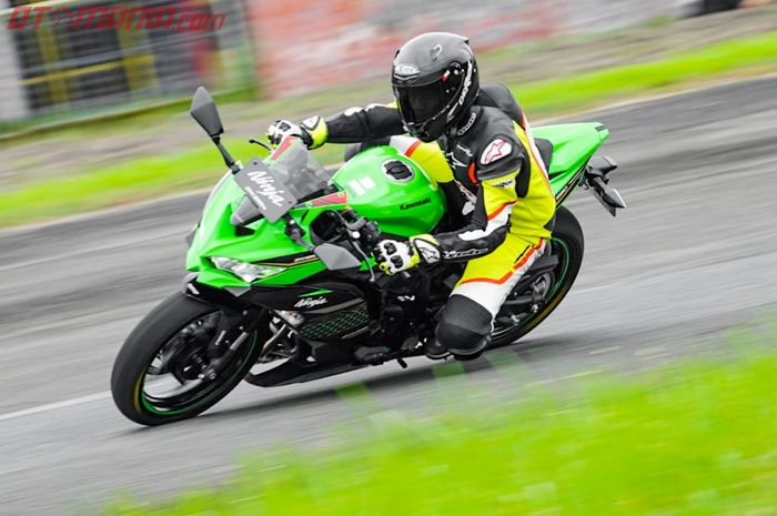 Kawasaki Ninja ZX-25R