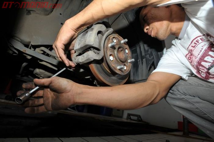 Alasan kampas rem mobil matik lebih cepat habis