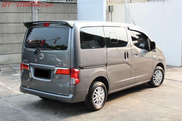 Body Nissan Evalia XV AT 2012