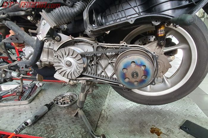 Ilustrasi Servis CVT Yamaha NMAX usai touring