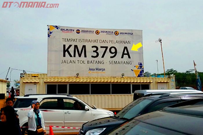 Rest Area KM 379 A ruas tol Batang-Semarang, ada kode A di belakang km, apa artinya? 