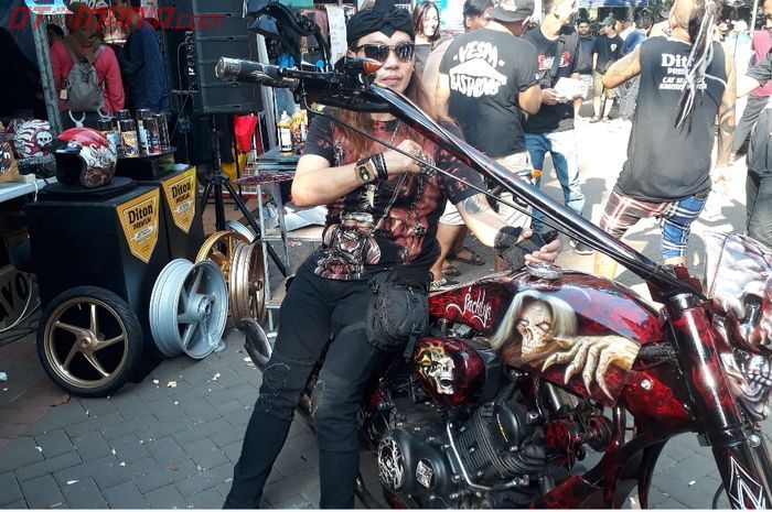 Jacklyn Choppers hadir di Tumplek Blek 2019