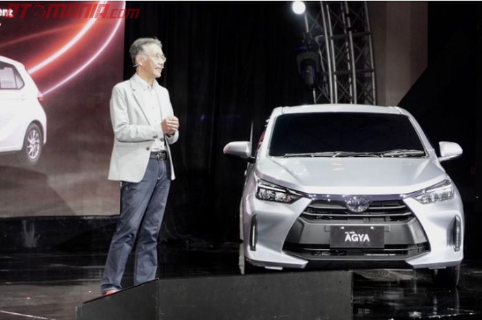 Toshihiro Nakaho, Executive Chief Engineer Daihatsu Motor Co., Ltd., saat presentasi mobil Toyota Agya baru