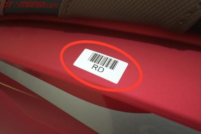 Contoh stiker barcode yang ada di motor baru.