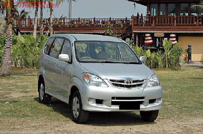 Ilustrasi Toyota Avanza tipe E keluaran tahun 2011