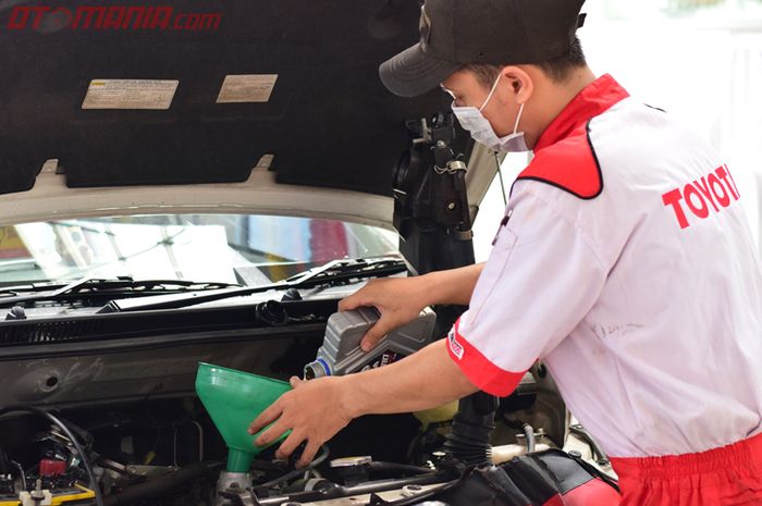Ganti Oli Mesin Xpander Vs Avanza Di Bengkel Resmi Siapa Lebih Murah Gridoto Com