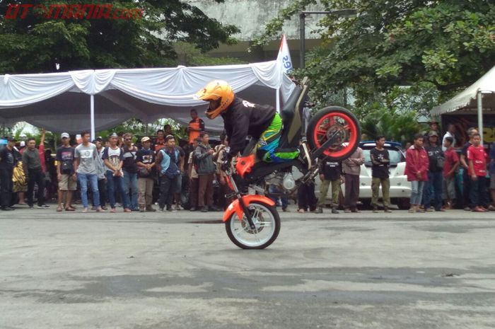 Aksi menegangkan Stunride di Otobursa Tumplek Blek (Foto Ilustrasi)