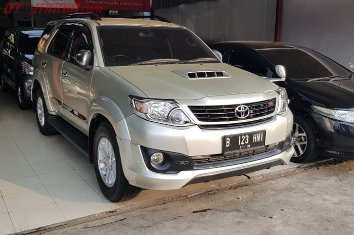 Toyota Fortuner VNT TRD