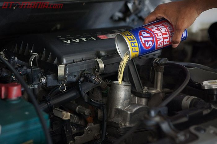 ilustrasi penggunaan engine flush