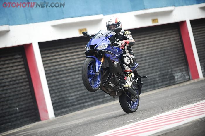 Lebih Racy! New Yamaha YZF-R25