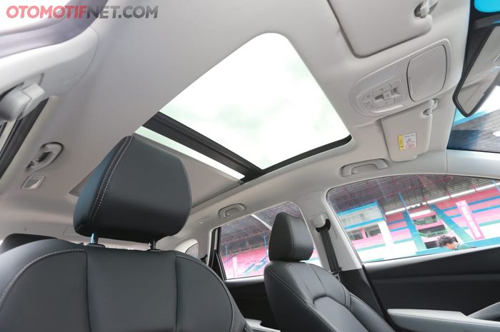 Panoramic roof Wuling Almaz