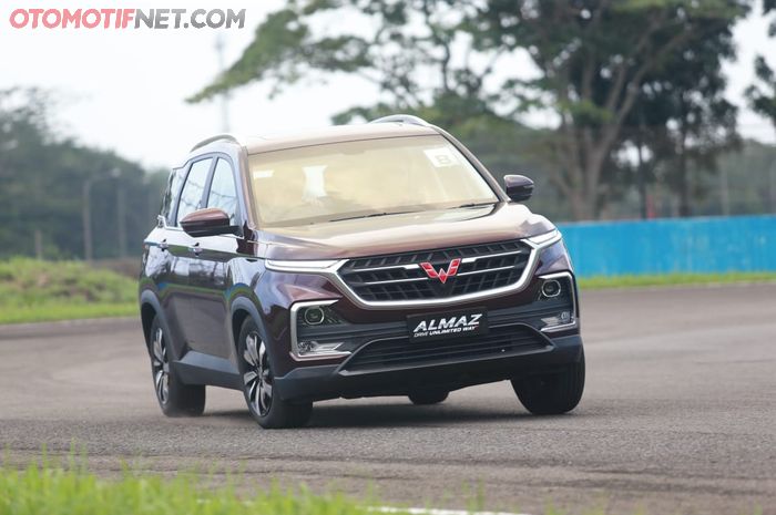 Wuling Almaz di sirkuit Sentul 23/1/2019