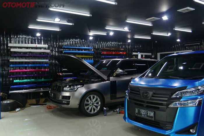 Ilustrasi pasang wrapping sticker