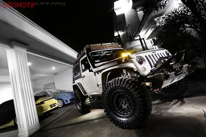 Jeep Wrangler Jk Sahara Gak Disangka Putih Mulus Dipakai Off Road Gridoto Com