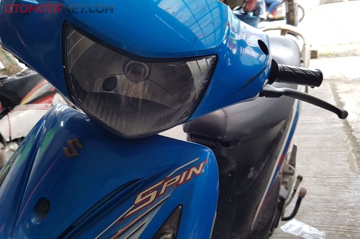 Suzuki Spin 125 dengan sistem karburator dan pendingin udara
