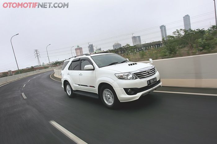 Toyota Fortuner VNT 2012