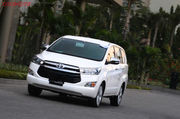 Toyota Kijang Innova diesel Reborn 2015