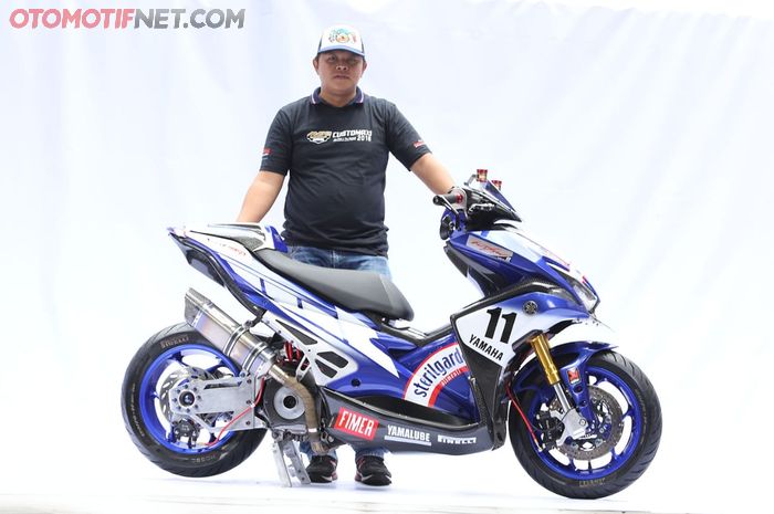 Yamaha Aerox dengan livery Sterilgarda WSBK Yamaha 2010