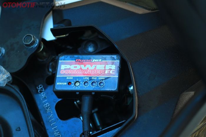 ECU bawaan motor diakali dengan piggyback Dynojet Power Commander FC