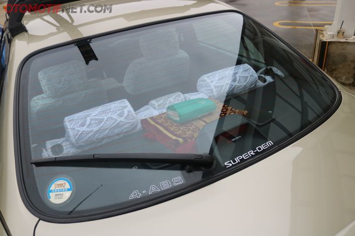 Penyebab kaca mobil muncul bercak water spot (foto ilustrasi)