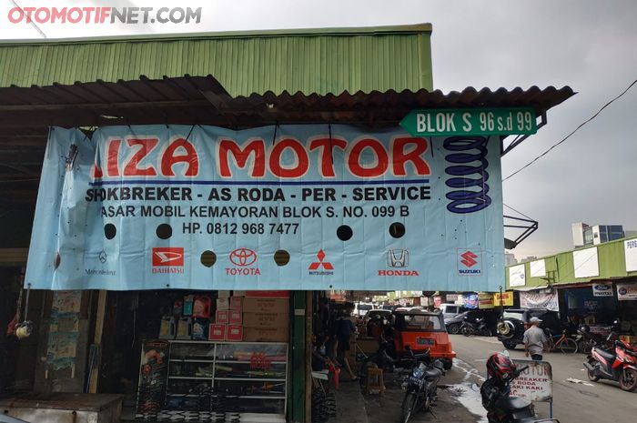 Salah satu toko di pasar mobil Kemayoran Jakarta
