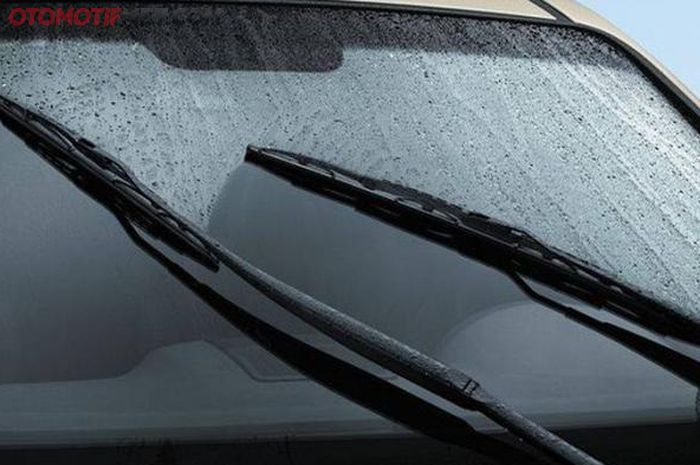 Air sabun jangan dipakai untuk wiper mobil bekas (foto ilustrasi)