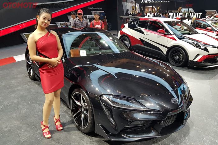 Toyota GR Supra Warna Hitam yang Ditampilkan di Booth Toyota GIIAS 2019