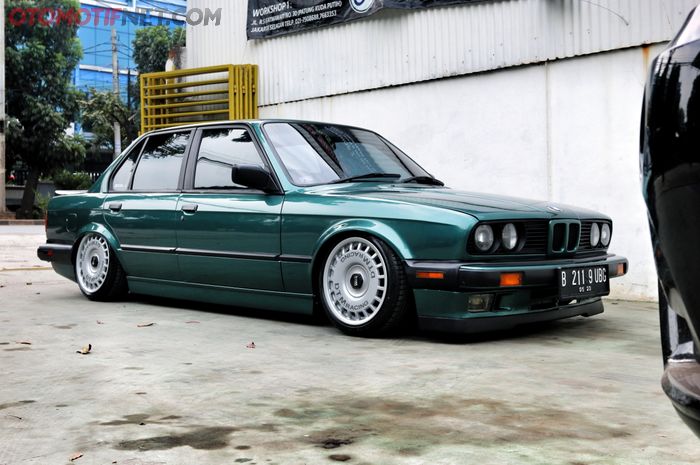 ILUSTRASI. BMW E30 seri 3 punya kabin rapi