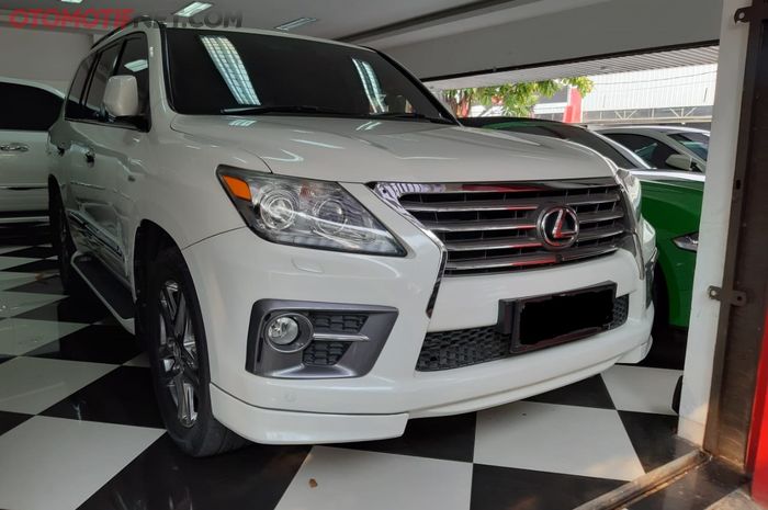 Lexus LX 570 tahun 2010