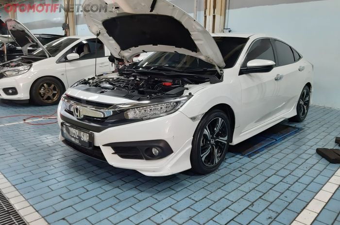 Perawatan Berkala Honda Civic Turbo di Bengkel Resmi Honda