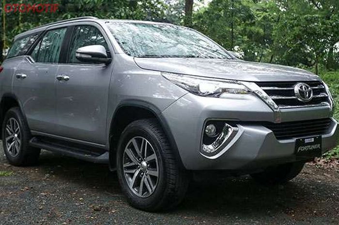 Ilustrasi Toyota Fortuner Bekas