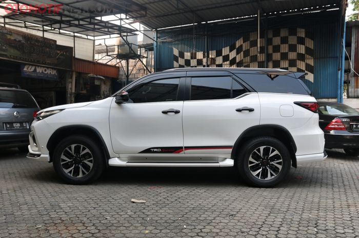 Toyota Fortuner Vrz Mahal Demi Puaskan Kuping Instal Audio Nyaris Rp 100 Juta Gridoto Com