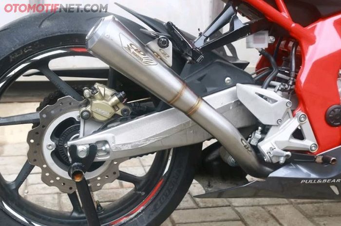 Honda CBR250RR terpasang knalpot racing CLD Monster X