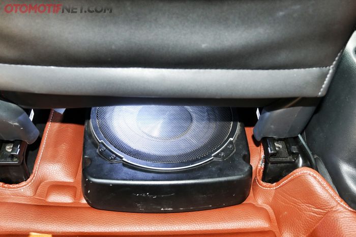 Ilustrasi subwoofer aktif