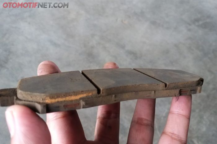 Kampas rem mobil diesel atau bensin harus dibersihkan (foto ilustrasi)