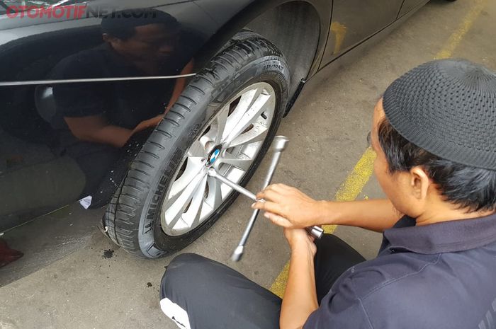 Budget Terbatas, Lebih Pilih Ganti Ban Depan atau Belakang Dulu?