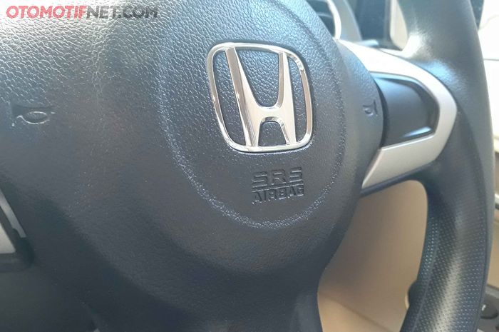 SRS airbag pada roda kemudi  mobil bekas Honda Brio (foto ilustrasi)