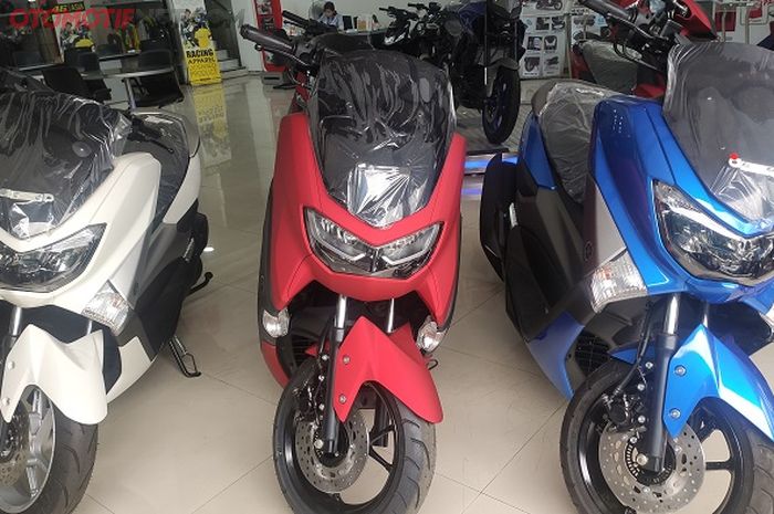 Ilustrasi stok Yamaha NMAX di dealer resmi.