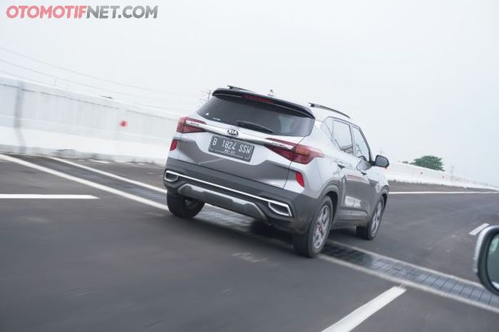 Denda menyalip dimarka garis tersambung