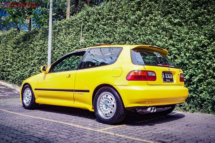 Basisnya Estilo SR3 dikonversi total menjadi versi JDM EG6