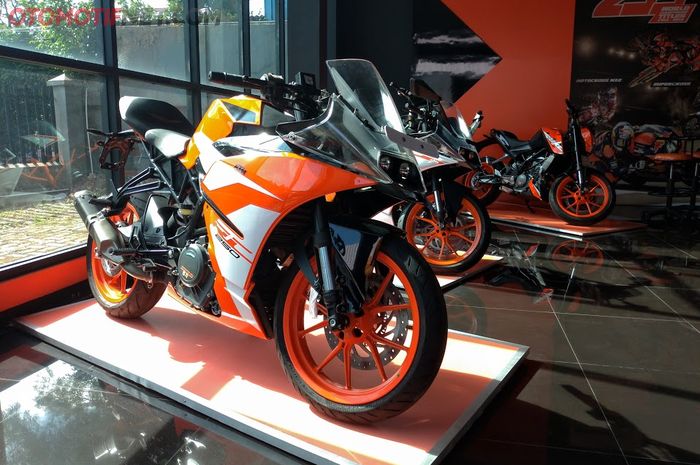 Mau nyicil Sport fairing Anti-Mainstream KTM RC 250? Ini Simulasi Kreditnya,  Angsuran Termurah Rp 2 Jutaan aja!