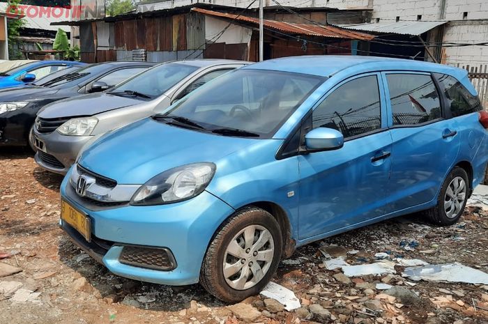 Honda Mobilio tipe S 2015 eks Taksi di Spesialis eks taksi TigolimoAtutozone