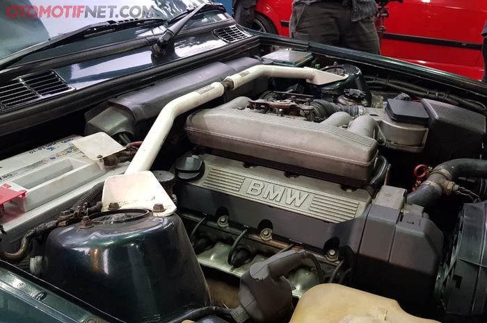 Ilustrasi Ruang Mesin Mobil