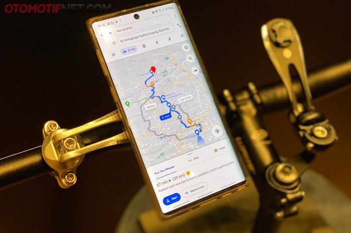 Baca map lebih nyaman, pasang X Guard smartphone super steady!