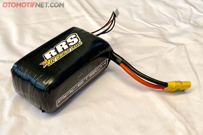 Racetech Battery, cocok dipakai untuk pacuan balap, gak repot ngecas aki terus
