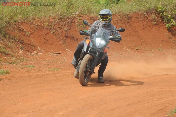 KTM 390 Adventure punya torsi badak sejak putaran rendah